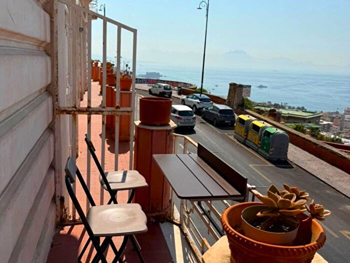 Appartamento bilocale in affitto in Via Aniello Falcone, Vomero, Napoli
