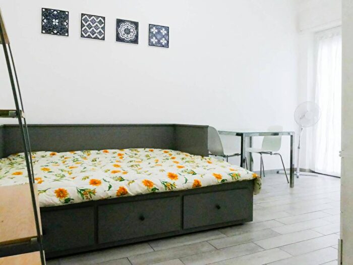 Appartamento monolocale in affitto in Via Monte San Genesio, Dergano, Milano