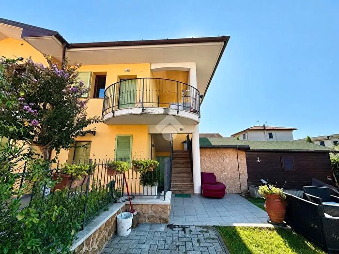 Appartamento trilocale in vendita in Via Orazio Ceccarelli, Quarrata
