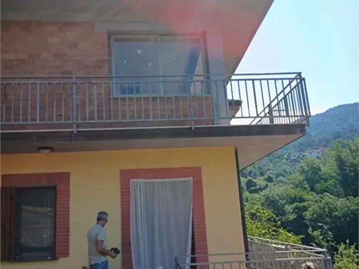 Casa con 9 locali in vendita in Fosdinovo