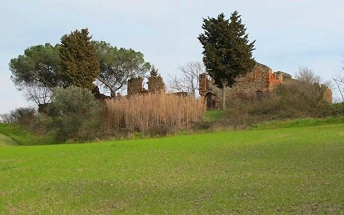 Casa con 12 locali in vendita in Volterra