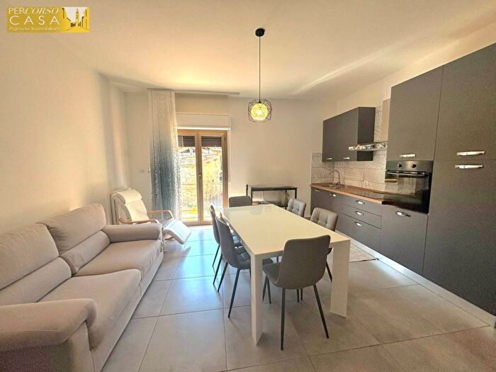 Appartamento quadrilocale in affitto in Contrada camerale, Tossicia