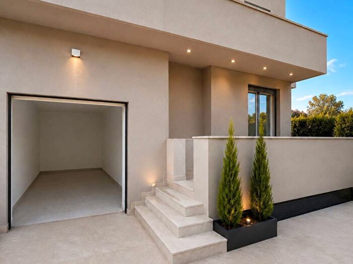 Casa con 5 locali in affitto in Via Orazio Vecchi, Infernetto, Roma