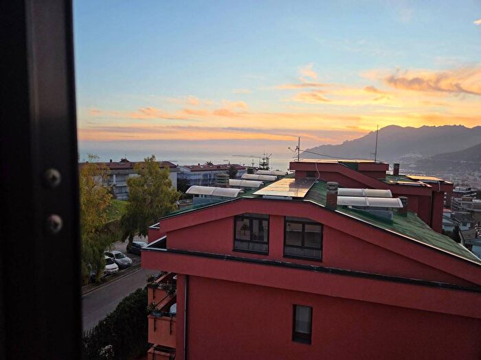 Casa trilocale in affitto in Via Casa Manzo, Irno Brignano, Salerno