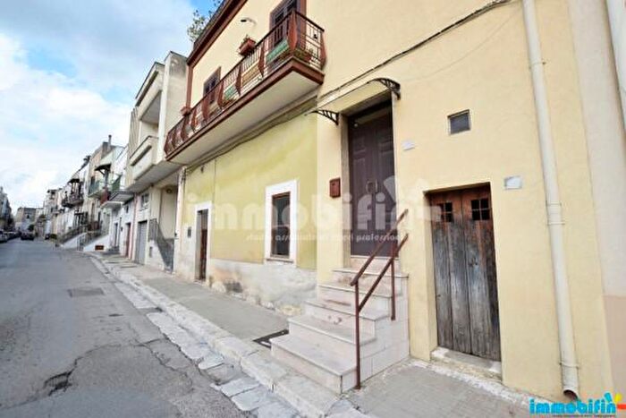 Appartamento con 6 locali in vendita in Oria