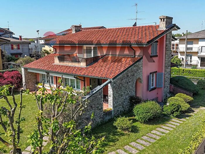 Case in Vendita e in Affitto - 2