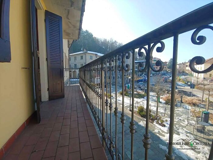 Casa bilocale in vendita in Carpineti, Carpineti