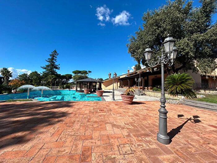 Casa con 14 locali in vendita in Largo dellOlgiata Roma, Roma