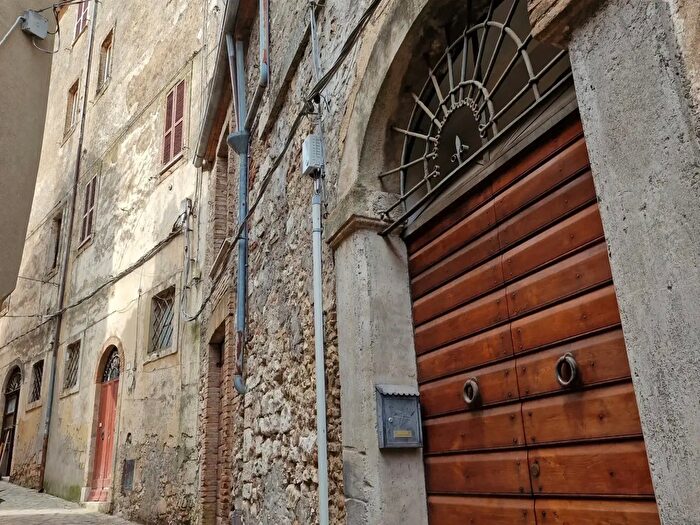 Appartamento con 5 locali in vendita in Via Duca degli Abruzzi, Lugnano In Teverina