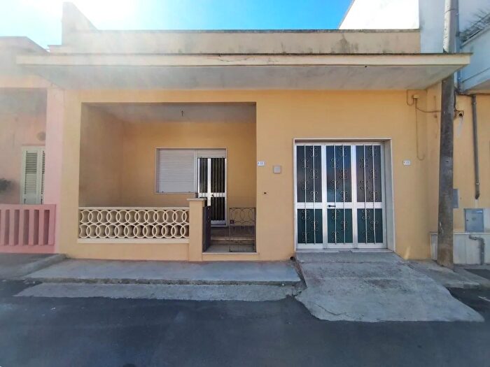 Casa quadrilocale in vendita in Edificio Pretura Sacro Cuore, Ugento