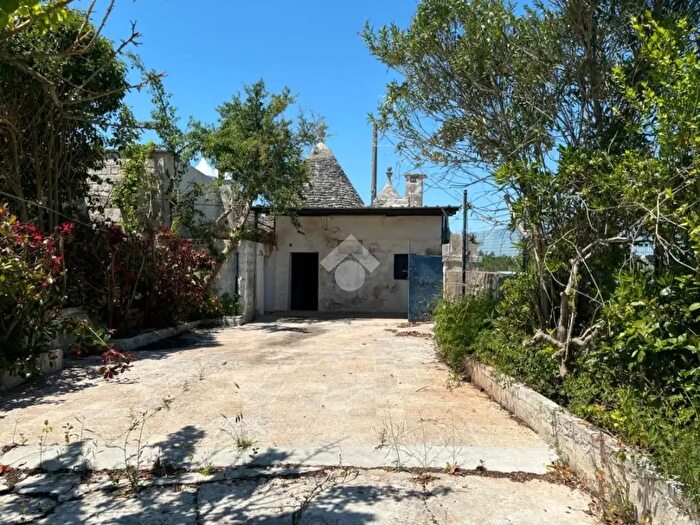 Casa trilocale in vendita in Via Alberobello, Martina Franca