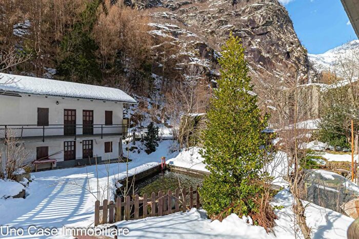 Case in Vendita e in Affitto - 2