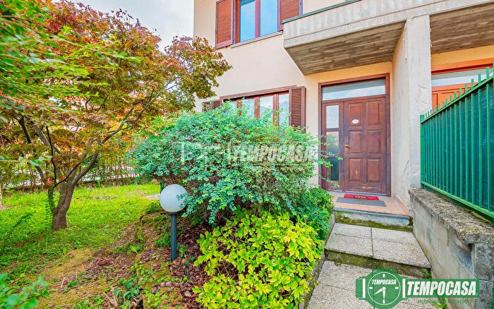 Casa quadrilocale in vendita in Via Francesco De Lemene, Salerano Sul Lambro