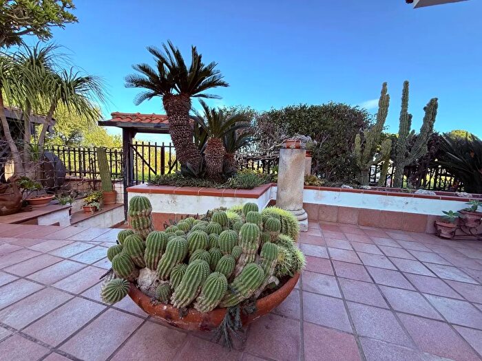 Appartamento con 6 locali in vendita in Priolo Gargallo