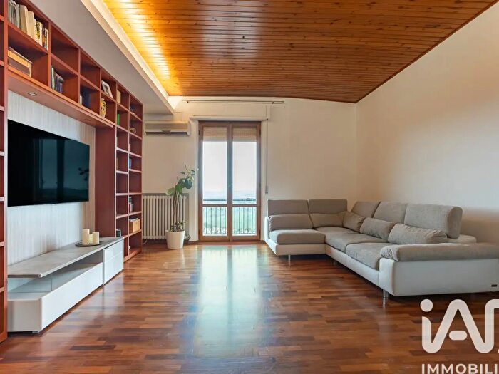 Appartamento con 6 locali in vendita in Via Luigi Pirandello, Filottrano