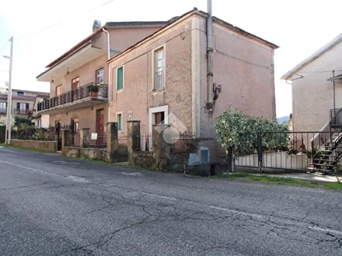 Appartamento trilocale in vendita in Via Mirtense, Poggio Nativo