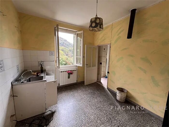 Casa trilocale in vendita in Via Caprio, Filattiera