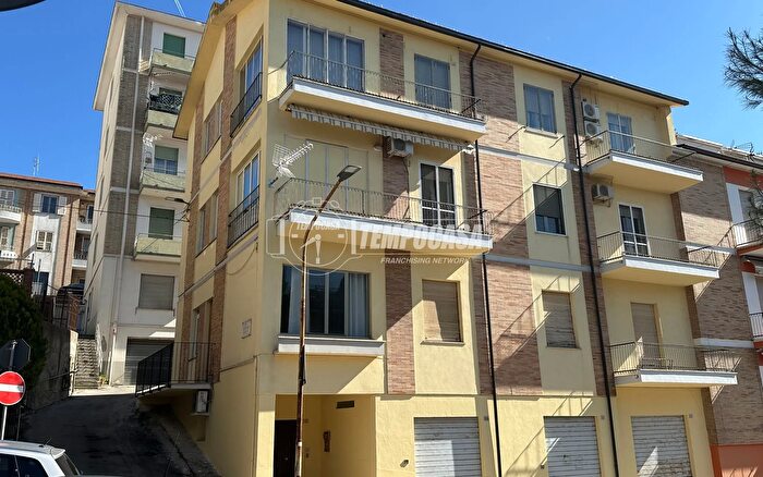 Appartamento quadrilocale in vendita in Via Medaglie dOro, Fermo