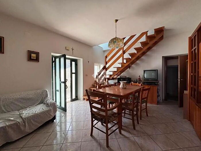 Casa quadrilocale in vendita in Località Villa Compagni, Cermignano