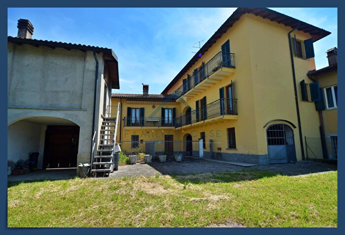 Casa con 7 locali in vendita in Trento, Buguggiate