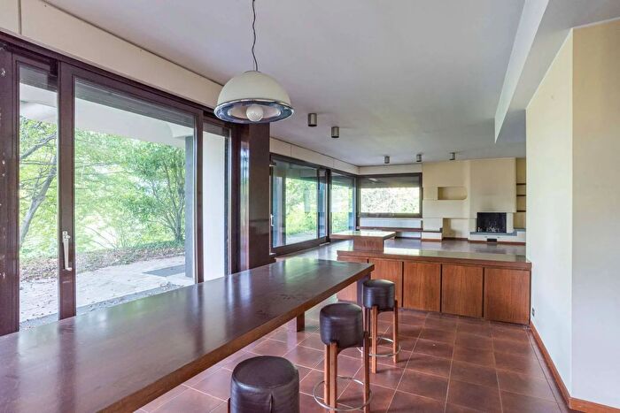 Casa con 9 locali in vendita in Albiolo