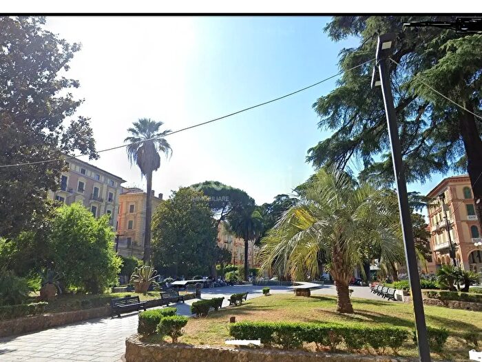 Appartamento con 7 locali in vendita in La Spezia