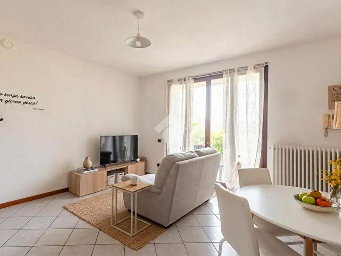 Appartamento trilocale in vendita in Via Immacolata, Monticello Brianza