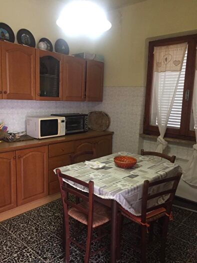 Casa con 5 locali in affitto in Montignoso