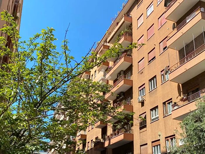 Appartamento trilocale in vendita in Via Giorgio Scalia, Roma