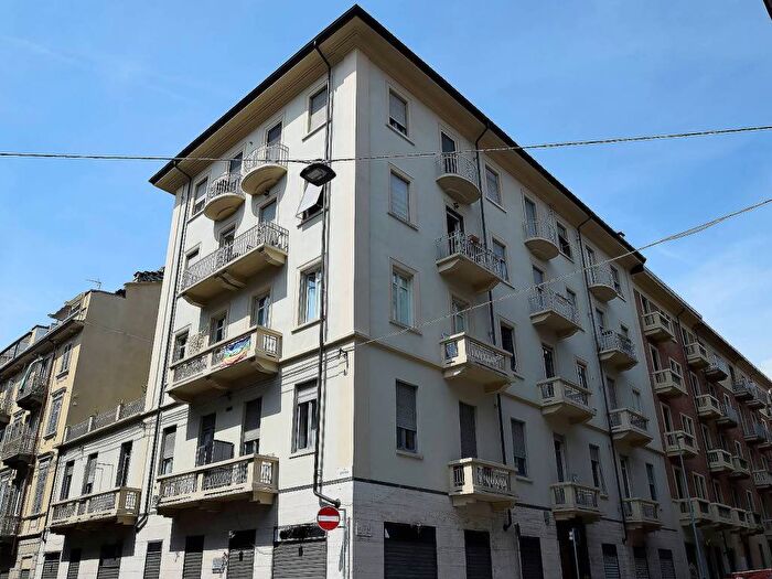 Appartamento bilocale in affitto in Via Ugo Foscolo, San Salvario Dante, Torino