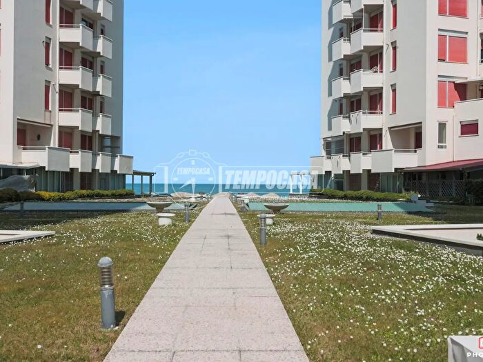 Appartamento bilocale in vendita in Via delle Rose, Misano Adriatico