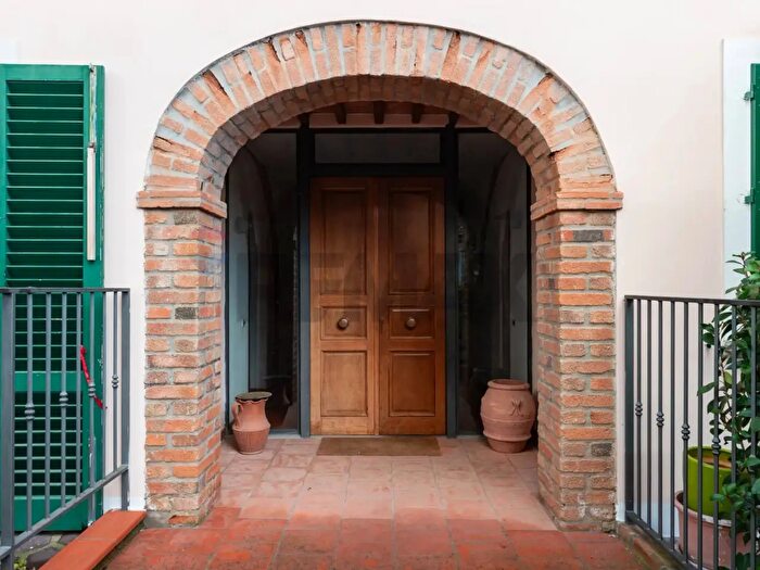 Appartamento con 5 locali in vendita in Greve In Chianti