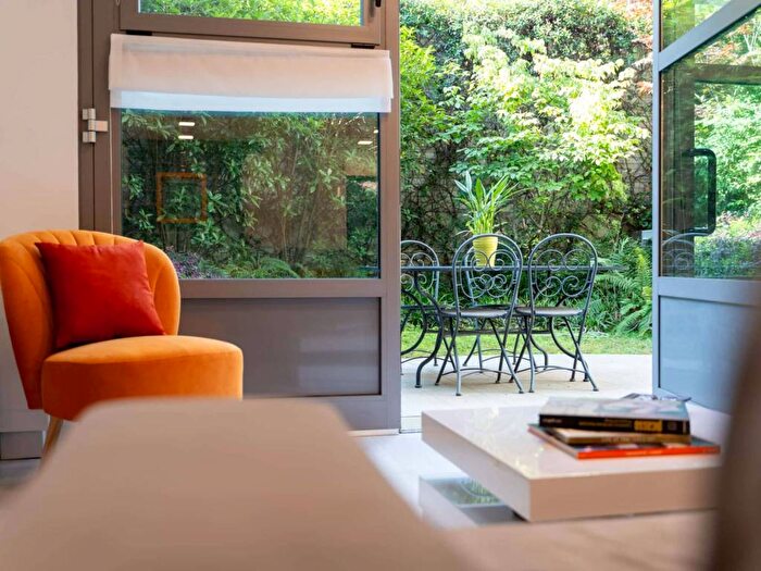 Appartamento trilocale in affitto in Via Giovanni Enrico Pestalozzi, Barona, Milano