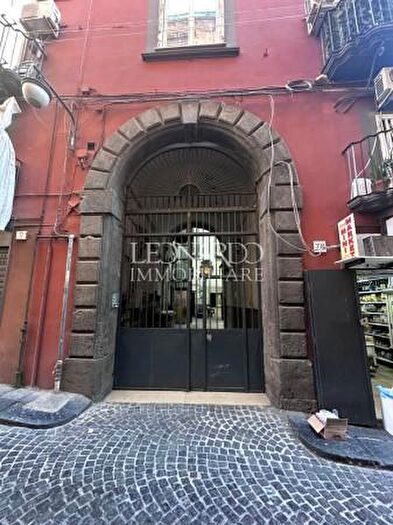 Appartamento quadrilocale in vendita in Via Santa Caterina da Siena, Napoli
