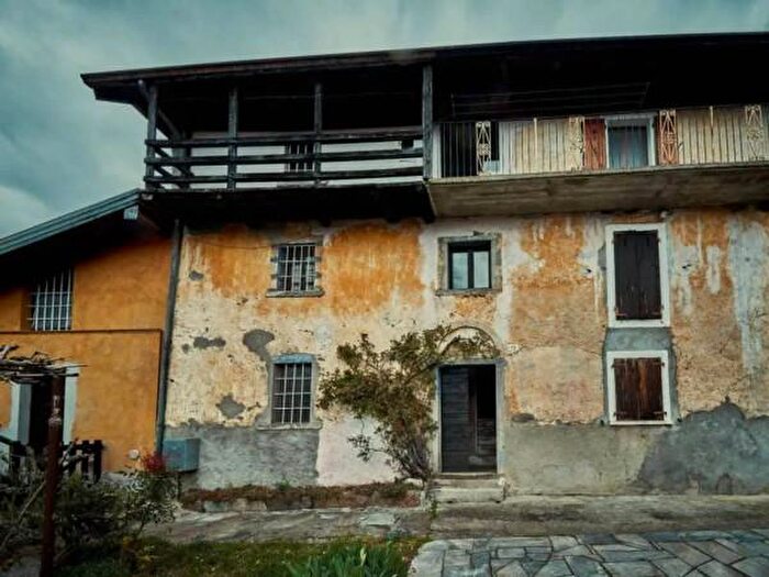 Casa monolocale in vendita in Via Intra, Aurano