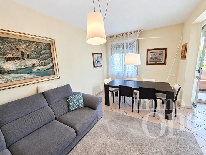 Appartamento con 7 locali in vendita in Via Antonio Corazzi, Livorno