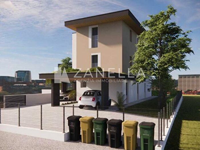 Appartamento quadrilocale in vendita in Via Papa Sarto, Castello Di Godego