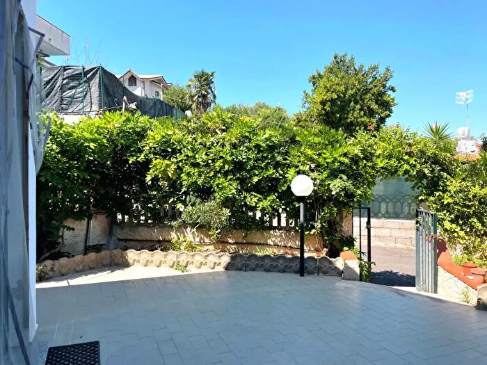 Casa con 5 locali in vendita in Squillace