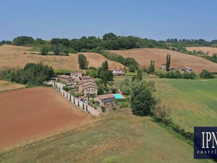 Casa con 6 locali in vendita in Citta' Di Castello