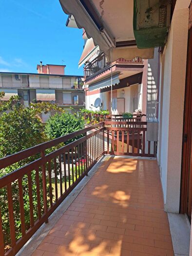 Appartamento con 6 locali in vendita in Via Martiri VI Ott a, Lanciano