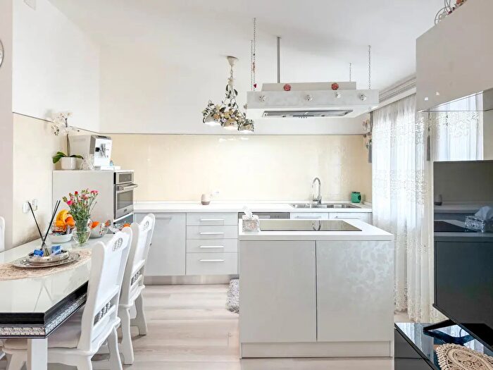 Appartamento quadrilocale in vendita in Viale dei Colli, Cornuda