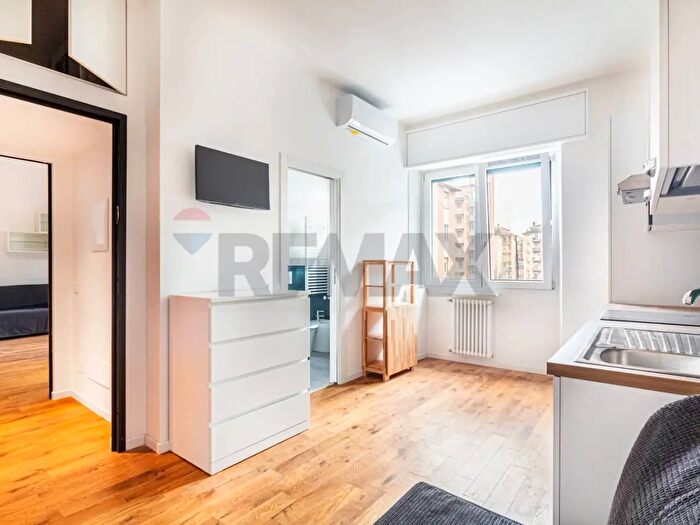 Appartamento bilocale in vendita in Via Illirico, Milano