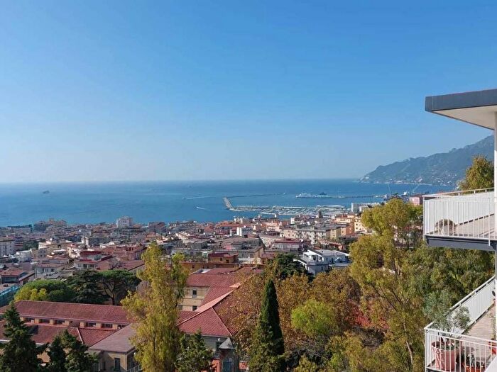 Appartamento quadrilocale in affitto in Via Valerio Laspro, Carmine Alto, Salerno