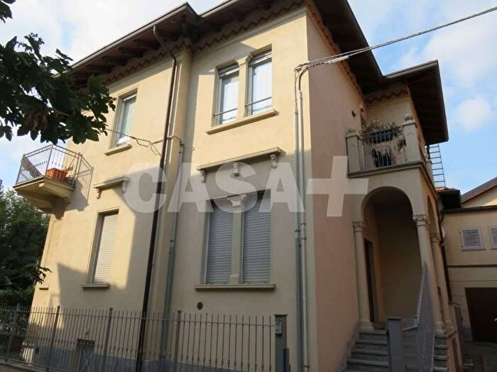 Appartamento bilocale in affitto in Via Bertini, Biumo Inferiore Superiore, Varese