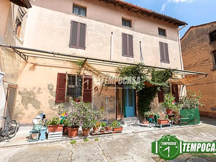 Casa con 5 locali in vendita in Via Filodrammatici, Soresina