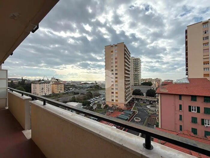 Appartamento con 5 locali in vendita in Via Giovanni Opisso, Genova