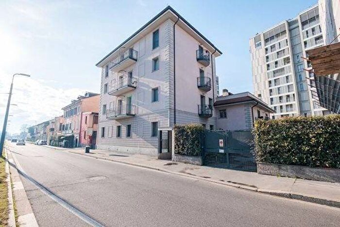 Appartamento monolocale in affitto in Via Giuseppe Ripamonti, Vigentino Fatima, Milano