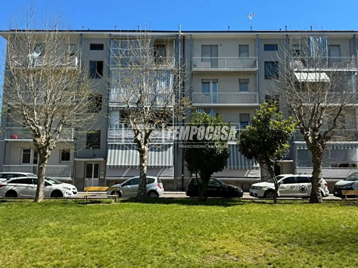 Appartamento trilocale in vendita in Via Petrarca, Settimo Torinese