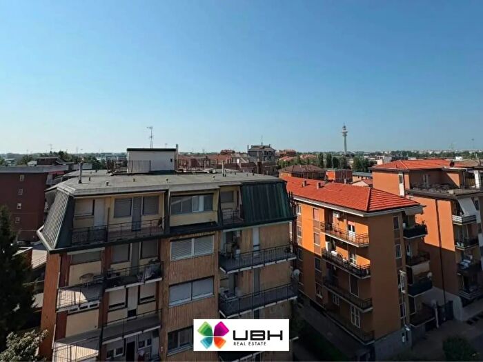 Appartamento trilocale in affitto in Via Mincio, Rozzano