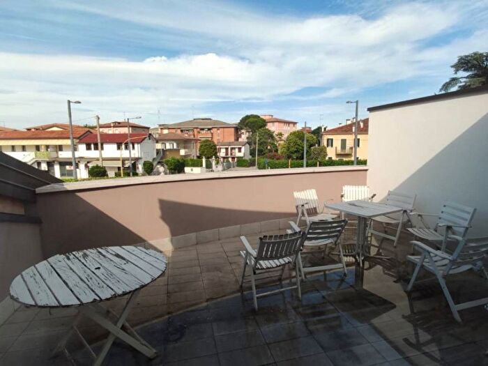 Appartamento trilocale in affitto in Via Cino da Pistoia, Guizza, Padova